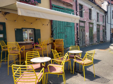 Kleine Terrasse Weinladen Sibiu